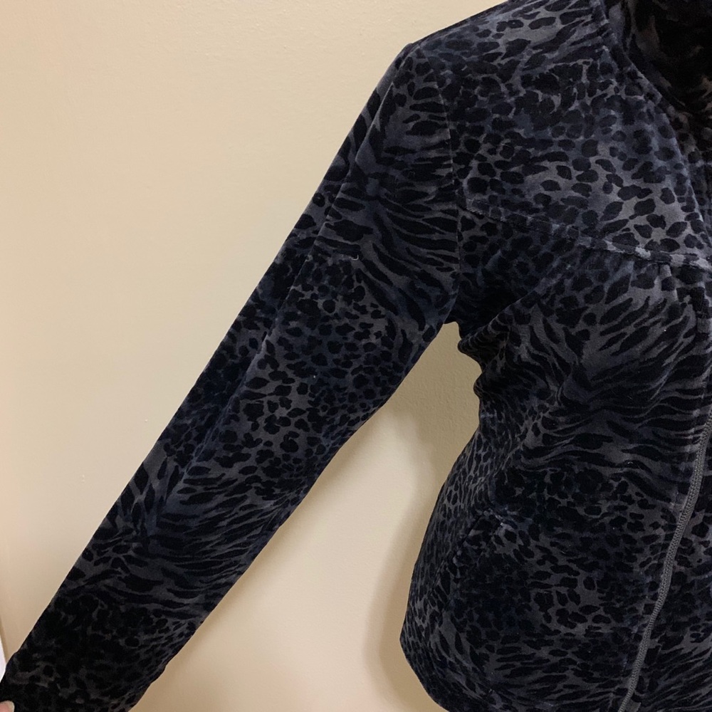 Style & Co Black & Gray Animal Print Velour Jacket Size Large NEW - Picture 4 of 11
